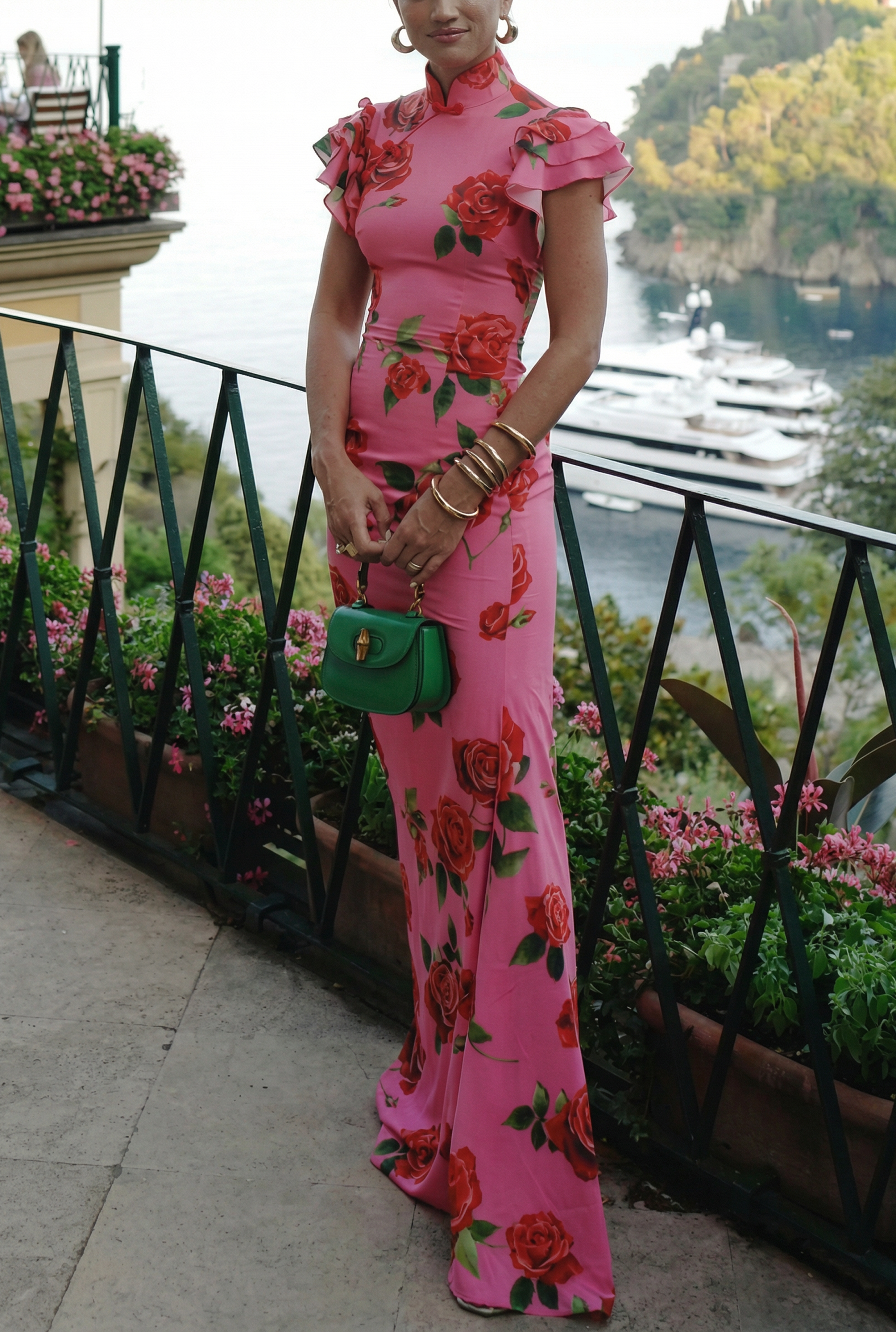 Vestido Largo Floral Rosa con Manga de Volante y Cuello Alto