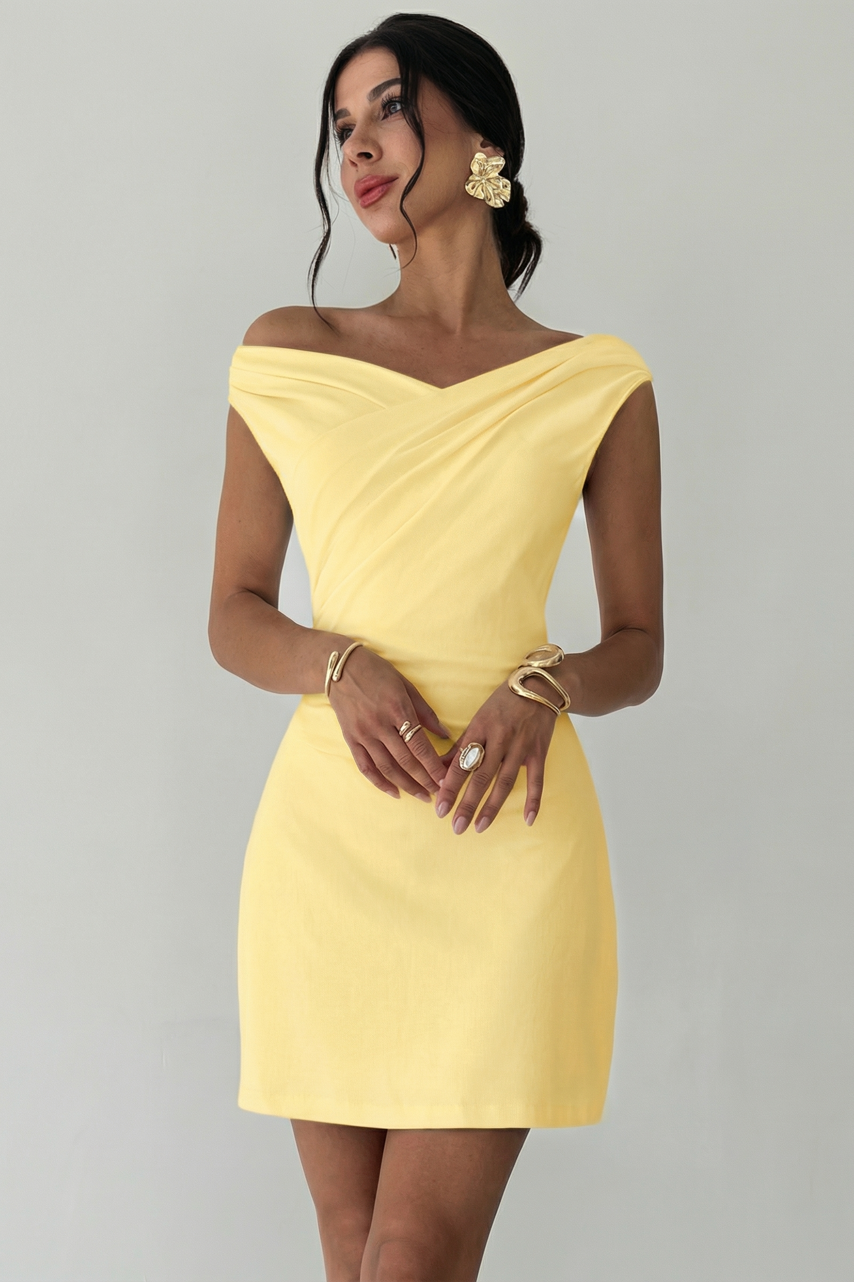 Vestido Corto de Un Hombro con Drapeado