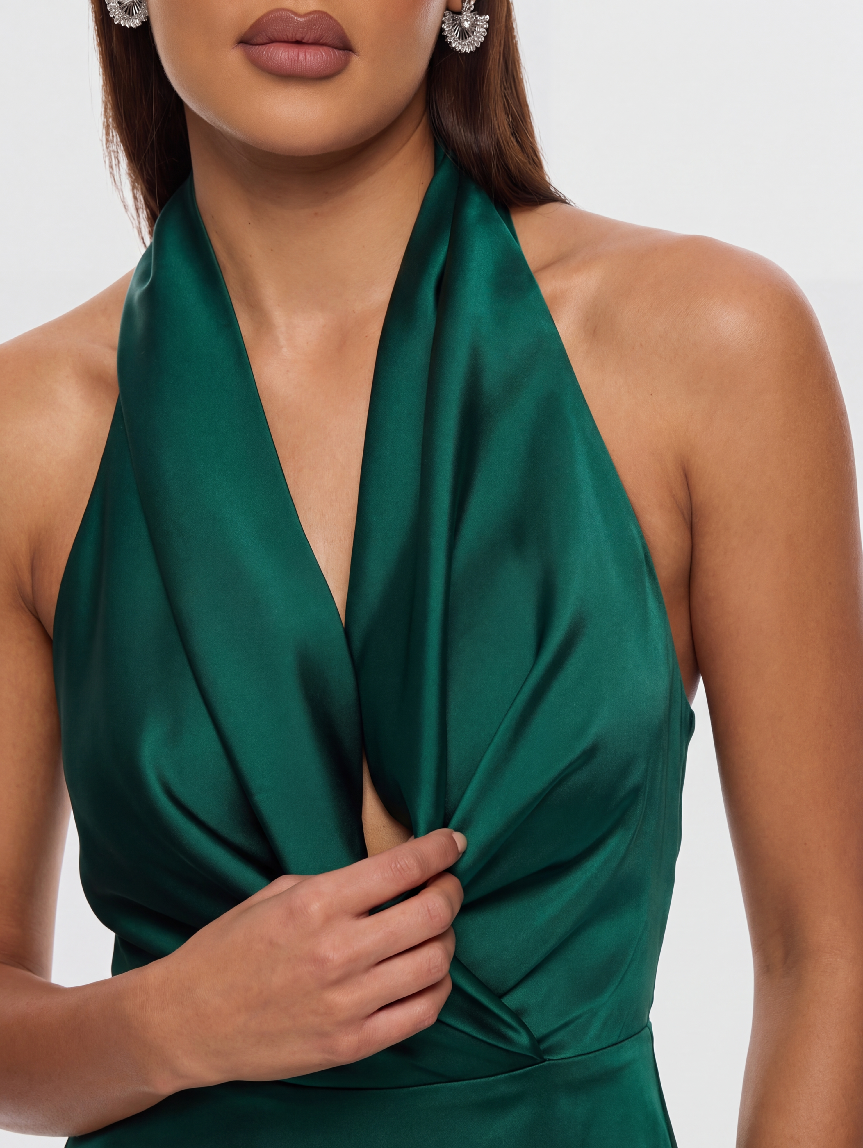 Vestido Largo Halter de Satén Verde Esmeralda