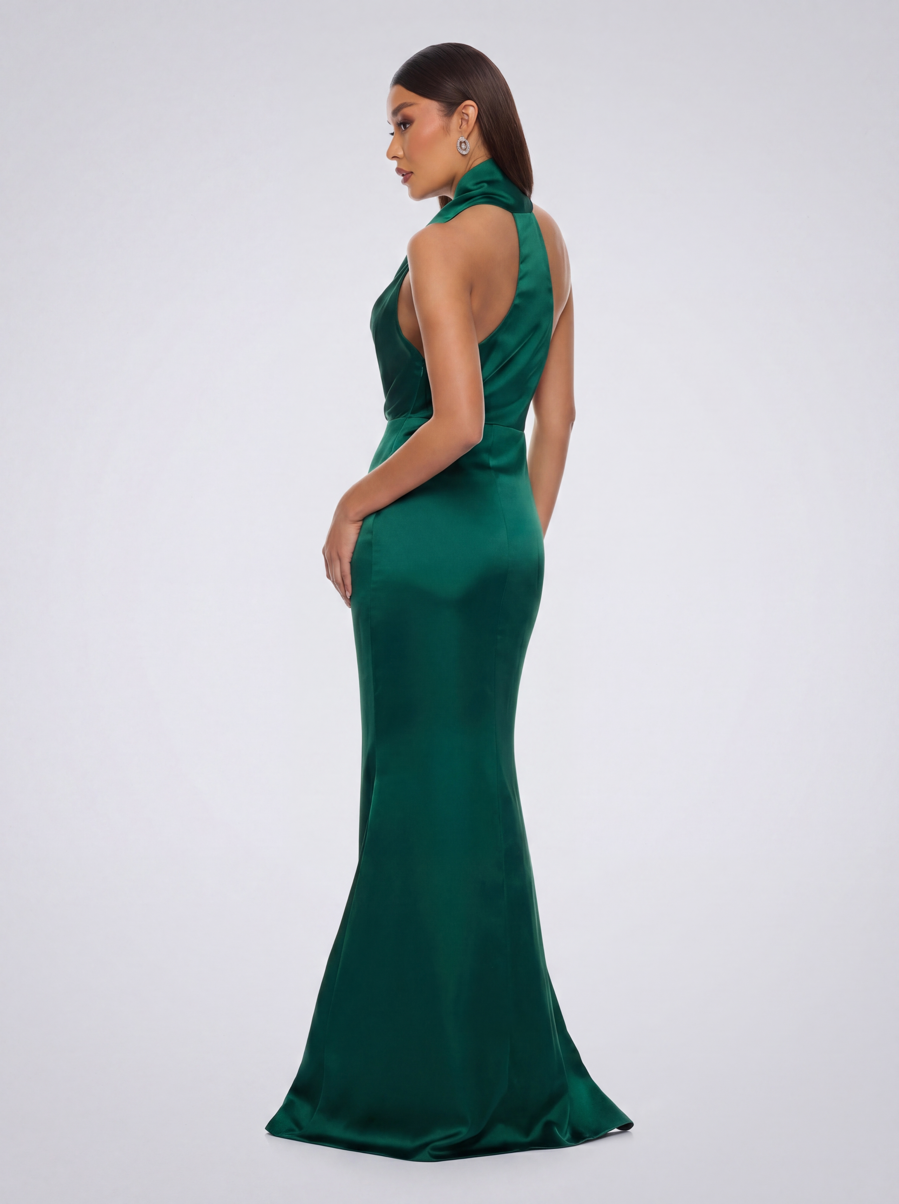 Vestido Largo Halter de Satén Verde Esmeralda