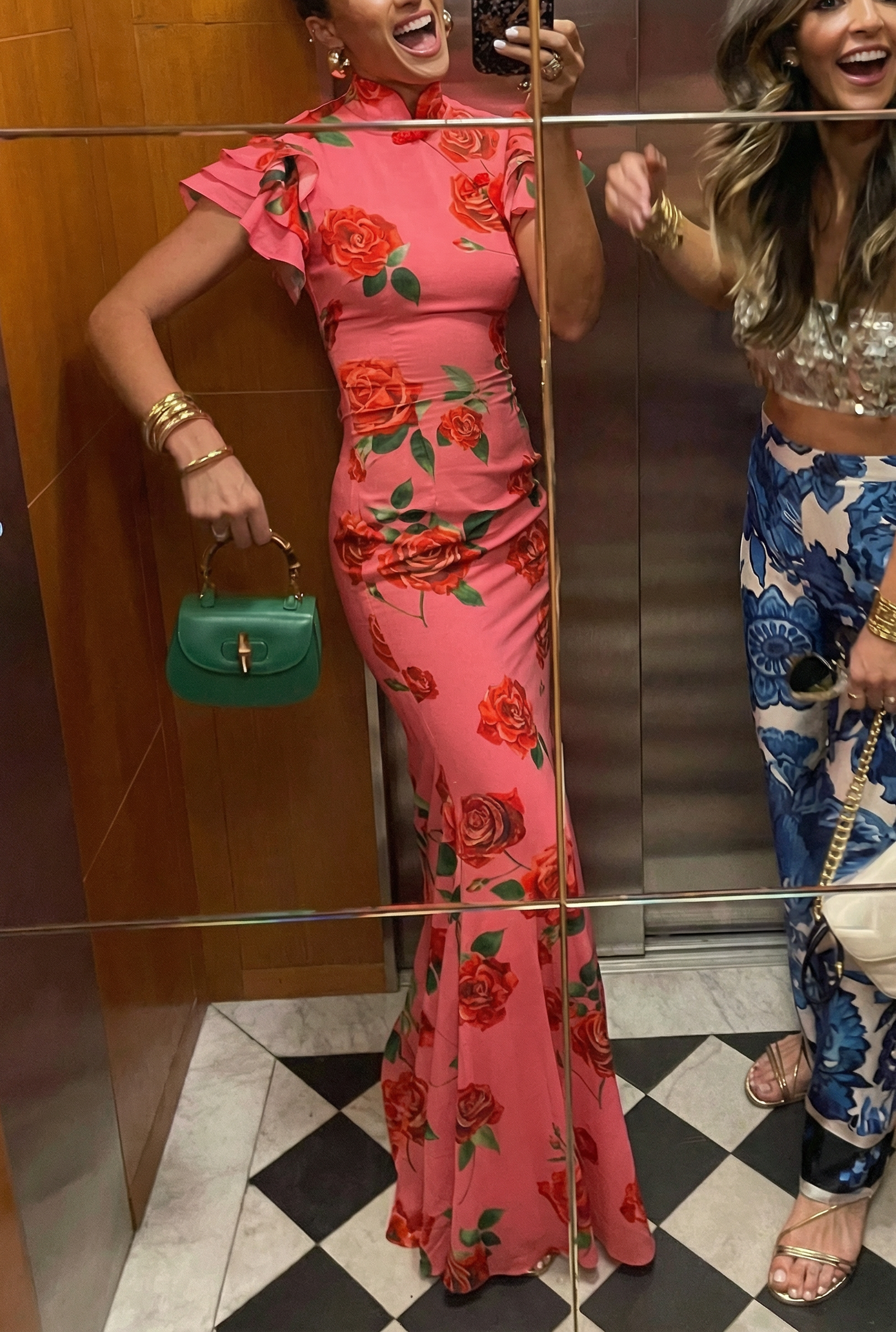 Vestido Largo Floral Rosa con Manga de Volante y Cuello Alto